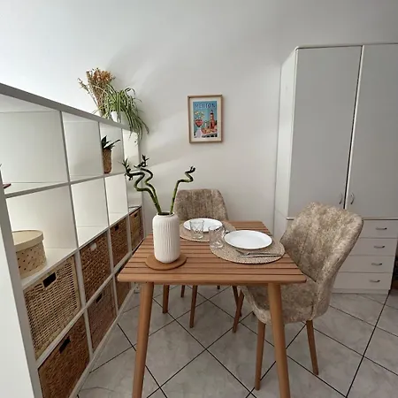 Cozy Avec Parking A 2 Minutes De La Μεντόν