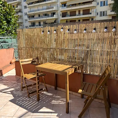 Cozy Avec Parking A 2 Minutes De La Μεντόν